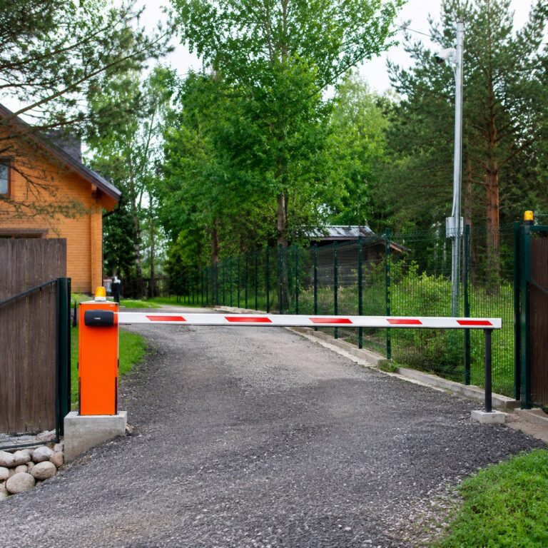 Иллюстрация к статье: Установка шлагбаумов